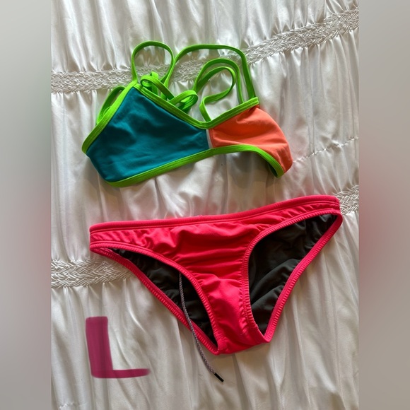 SET OF 4 ‘swim’ bikinis - Picture 5 of 5
